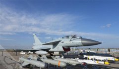 是那个开口闭口讲规则、