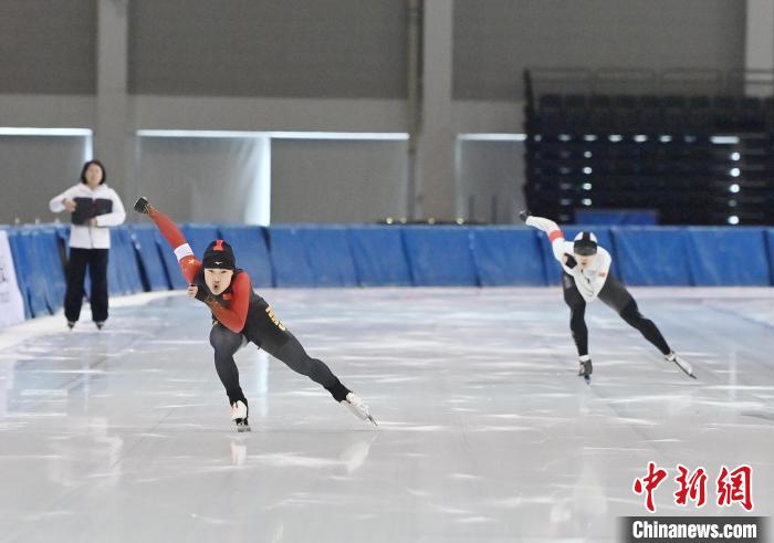 2024-2025全国速度滑冰青年锦标赛长春启幕 信雨馨