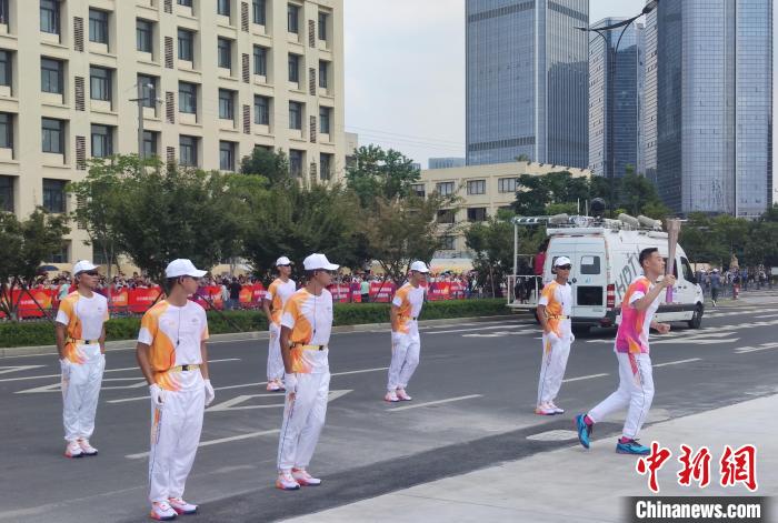 台州亚运会火炬传递青春接力 05后运动员闪耀赛