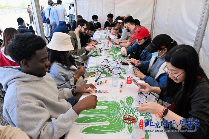 北京国际风筝节暨中国风筝锦标赛开幕 15支队伍