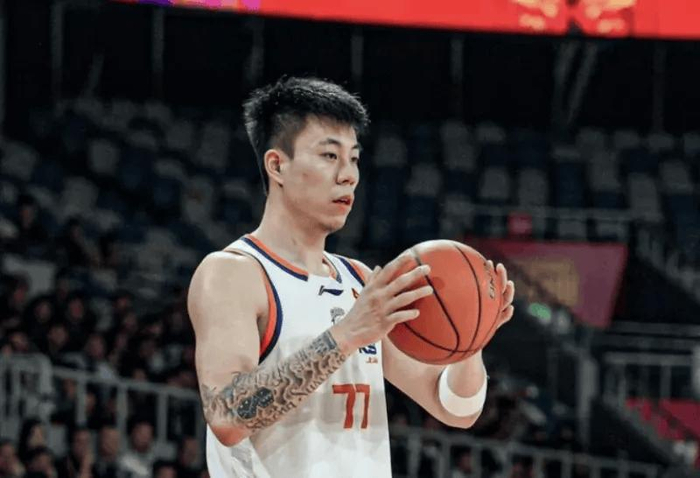 上海男篮20连胜锁定榜首迎战辽宁